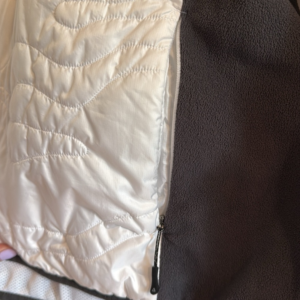 Reebok pullover hooded running jacket - Picture 5 of 7